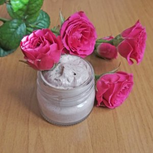 Работа Маска для лица "Роза и барбарис"