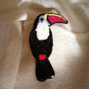 Робота Брошка Тукан