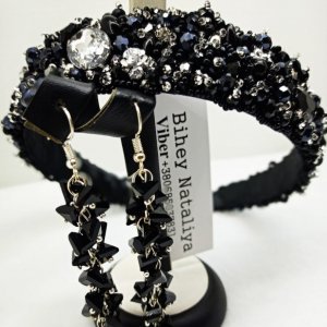 Работа Обруч с хрусталя и камней