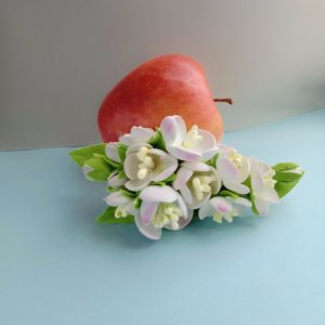 Работа Заколка для волос "Яблочный цвет"