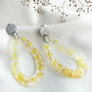 Работа Большие яркие серёжки с цветами, серёжки из эпоксидной смолы