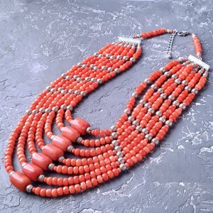 Робота Намисто "Спадок" з натуральних коралів семирядне