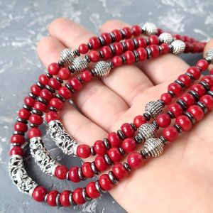 Работа Ожерелье с натуральными кораллами и гематитом