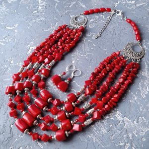 Работа Комплект из натуральных кораллов ожерелье п`ятирядне и серьги