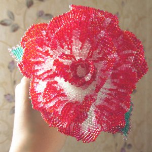 Работа Роза из бисера