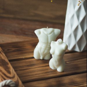 Робота Чоловіче та жіноче тіло | Соєва свічка 100%