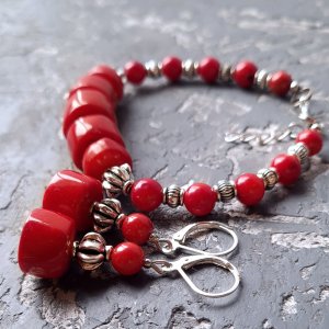 Работа Комплект из натуральных кораллов браслет и серьги № 307