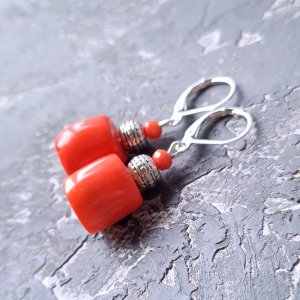 Робота Сережки з натуральними коралами під старовину