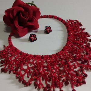 Робота Кольє Червоне мереживо