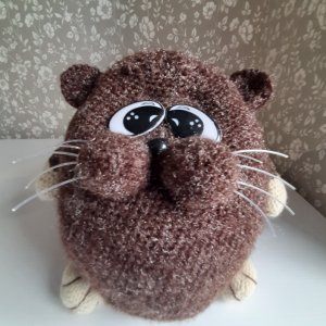 Робота В'язана іграшка амигуруми кіт Ситий Пончик.