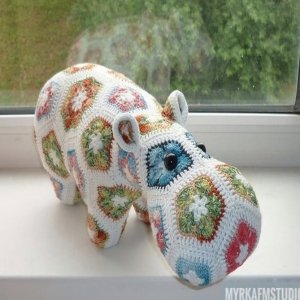 Робота в'язаний бегемот