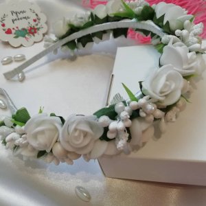 Робота Білий обруч, обідок в білому кольорі 