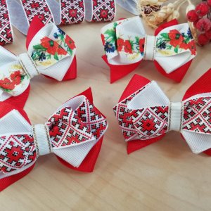 Робота Бантики під вишиванку 