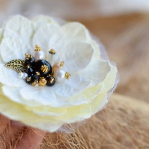 Работа Цветок брошь белая, цветок айвори, заколка, свадьба, подарок