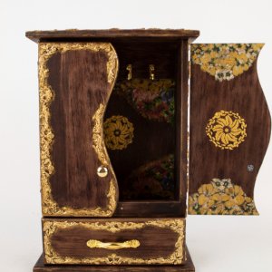 Робота Декоративна дерев'яна настінна ключниця 01dkl