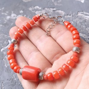 Робота Браслет з натуральних коралів № 222