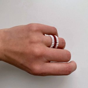 Работа Широкое цветное кольцо из бисера