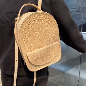 Работа РЮКЗАК из натуральной кожи "ТАЛИСМАН" ПУДРА