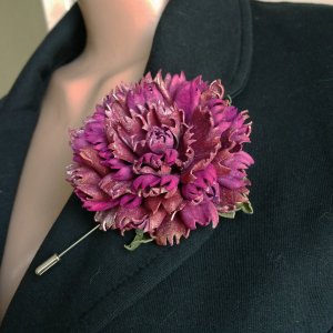 Робота Брошка Гвоздика зі шкіри