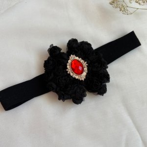 Работа Повязка меньше черный бант.