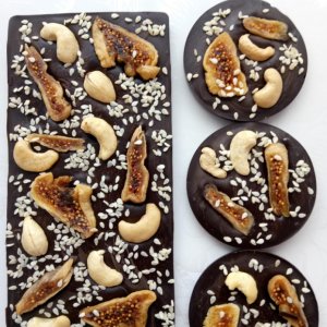 Работа Шоколадный набор "Кешью и инжир"