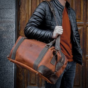 Робота Спортивна сумка. Сумка шкіряна для ручної поклажі