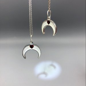 Робота Лунницах "Гранатовое серце"