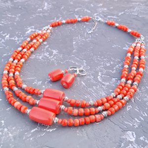 Робота Комплект з натуральних коралів намисто і сережки "Спадок-2"