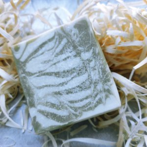 Работа Мыло с экстрактом алоэ и хлорелла