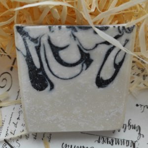 Робота Мило Чорне вугілля і діатомова земля