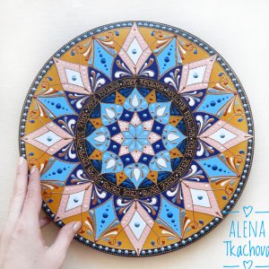 Работа декоративная тарелка  ′Hare Krishna′ 