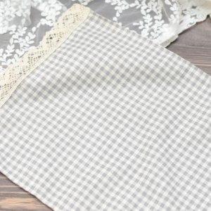 Работа Салфетка на корзину с кружевом 52*28см. серая клетка