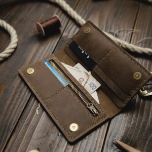 Робота Стильне та якісне портмоне ручної роботи.