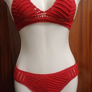 Робота купальник,зв"язаний гачком