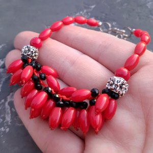 Робота Браслет з натуральних коралів "Калинове диво"