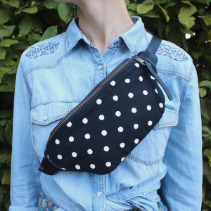 Робота Шкіряна Ретро Бананка З Текстильною Вставкою Горохи