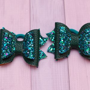 Робота Банти бантики з екокожі смарагдові