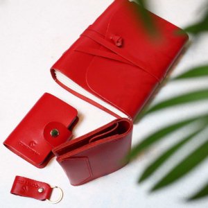 Работа Набор кожаных аксессуаров для женщин