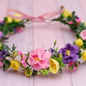 Работа Веночек с цветами желто-розово-фиолетовый 