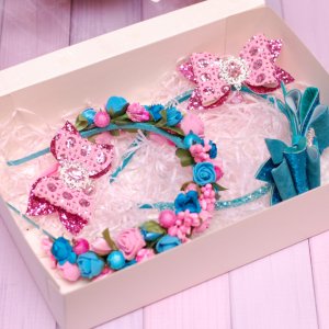 Работа Набор украшений в подарочной упаковке розово-бирюзовый