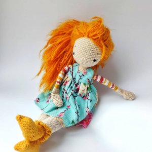 Работа Кукла для девочки с длинными волосами,