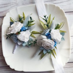 Работа Голубые бутоньерки для свидетелей