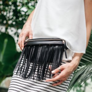 Робота Стильна Сумка На Пояс З Бахромою