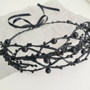 Робота Чорний віночок з ягідками