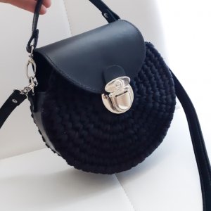 Робота Кругла сумочка "Бохо" з трикотажної пряжі