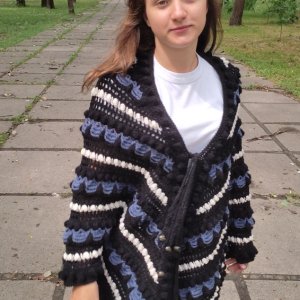 Работа Вязаная накидка "Ноченька". большой размер