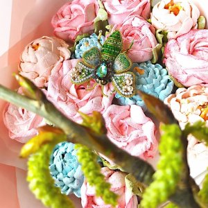 Робота Брошка ′Аромат весни′