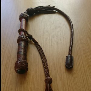 Робота шкіряний батіг