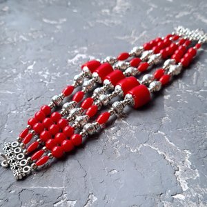 Работа Браслет из натуральных кораллов "Сияй!"