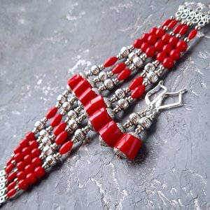 Работа Комплект из натуральных кораллов браслет и серьги "Сияй!"